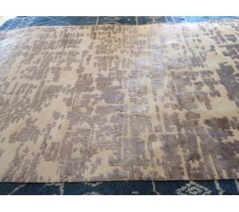 Modern Ivory and gray hand knotted 6 x9 rug